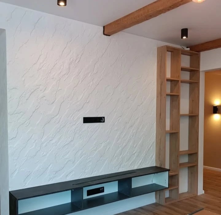 Beyaz stucco TV unitesi